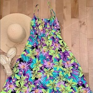 Shelby & Palmer
Beautiful Floral Print Derss